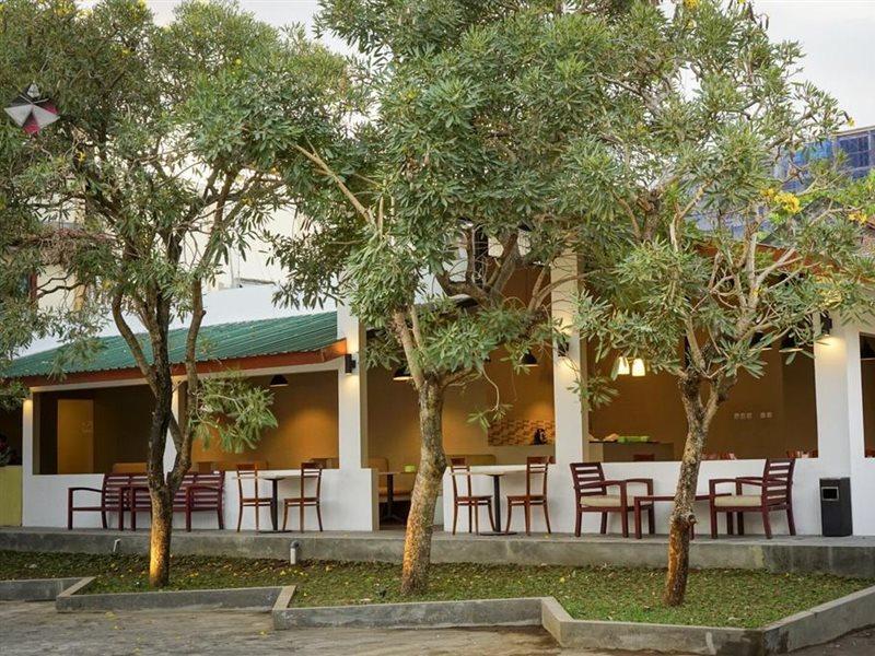 The Capsule Malioboro Hostel Джокякарта Екстериор снимка